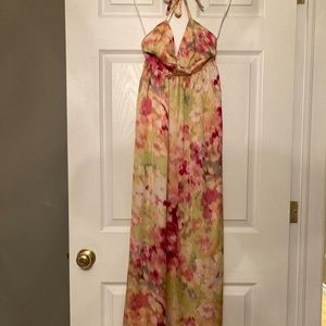 Gorgeous maxi dress with floral pattern